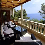 Spectacular Beachfront Brac 6 Bedrooms Violet *