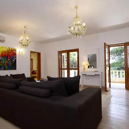 Spectacular Beachfront Brac 6 Bedrooms Selca Violet Magnificent Views Of The Adriatic Sea Heated Pool Selca