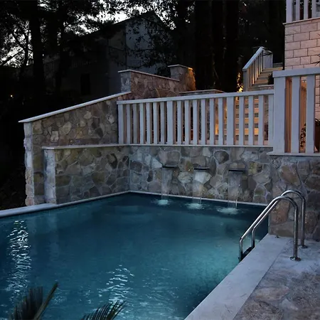 Spectacular Beachfront Brac 6 Bedrooms Selca Violet Magnificent Views Of The Adriatic Sea Heated Pool Selca Villa