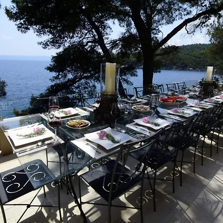 Spectacular Beachfront Brac 6 Bedrooms Selca Violet Magnificent Views Of The Adriatic Sea Heated Pool Selca Selca (Brac)