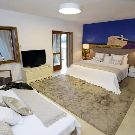 Spectacular Beachfront Brac 6 Bedrooms Selca Violet Magnificent Views Of The Adriatic Sea Heated Pool Selca * Selca (Brac)