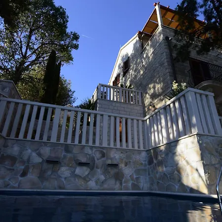 Villa Spectacular Beachfront Brac 6 Bedrooms Selca Violet Magnificent Views Of The Adriatic Sea Heated Pool Selca *