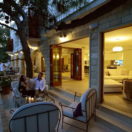 Villa Spectacular Beachfront Brac 6 Bedrooms Selca Violet Magnificent Views Of The Adriatic Sea Heated Pool Selca *