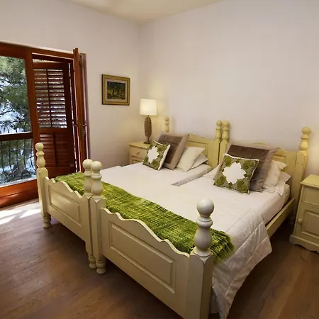 Spectacular Beachfront Brac 6 Bedrooms Violet *