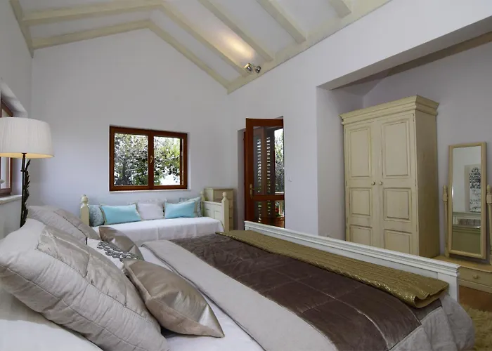 Spectacular Beachfront Brac 6 Bedrooms Violet Villa *