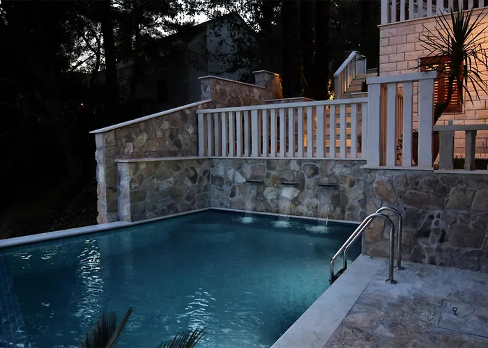 Spectacular Beachfront Brac 6 Bedrooms Violet